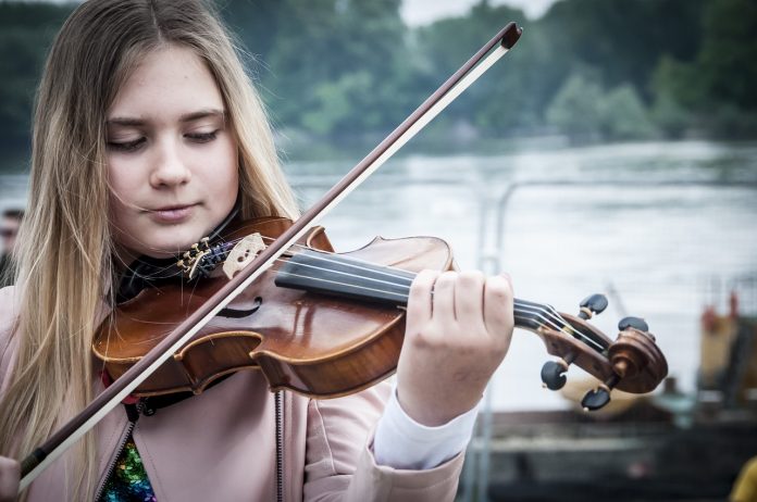 Beginner Violin Lessons for Adults