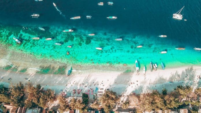 Top 12 Pro Travel Tips To Save You Time Money Stress